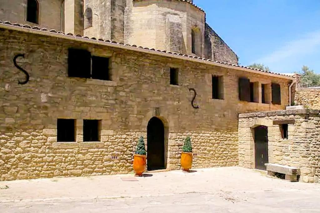 Gite En Provence Proche Avignon Sauveterre  Exterior foto